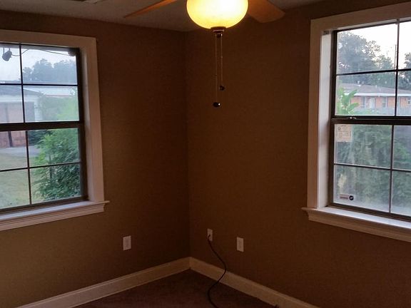 5th image of 2361 Prentiss Ave