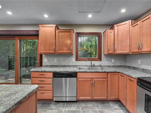 4th image of 27688 Bryandale Dr