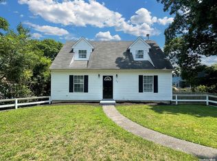 65 Woodland Dr, Mastic Beach, NY 11951