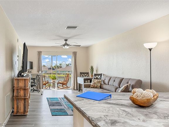 3rd image of 12538 SW Kingsway Cir APT 505