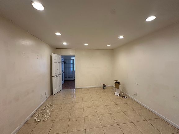 3rd image of 230 Kearsing Pkwy APT H