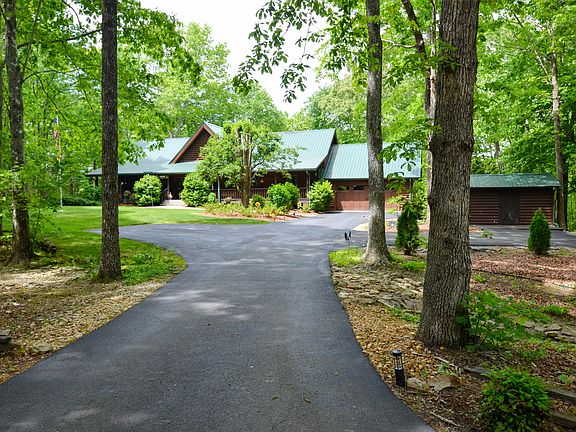 4th image of 562 Brier Branch Rd