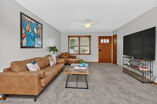 202 NW Sharmin Dr #ID1319117P Photo 1