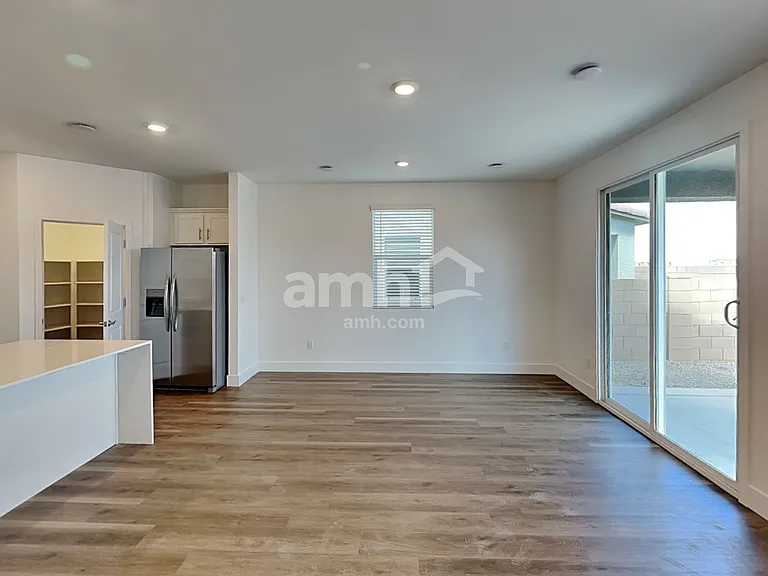 9635 E Harkes Dr — Photo 4