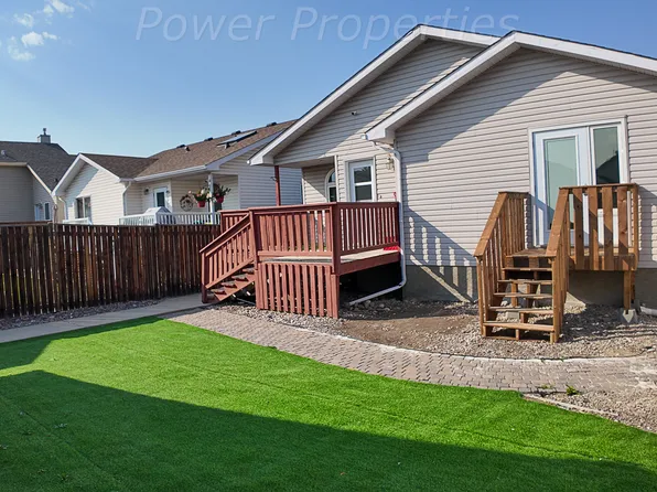 38 Riverstone Blvd W, Lethbridge, AB T1K 7X4