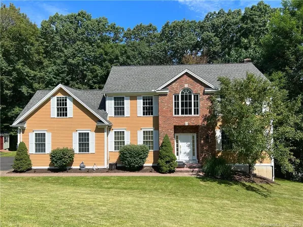 10 Southdown Drive, Bristol, CT 06010