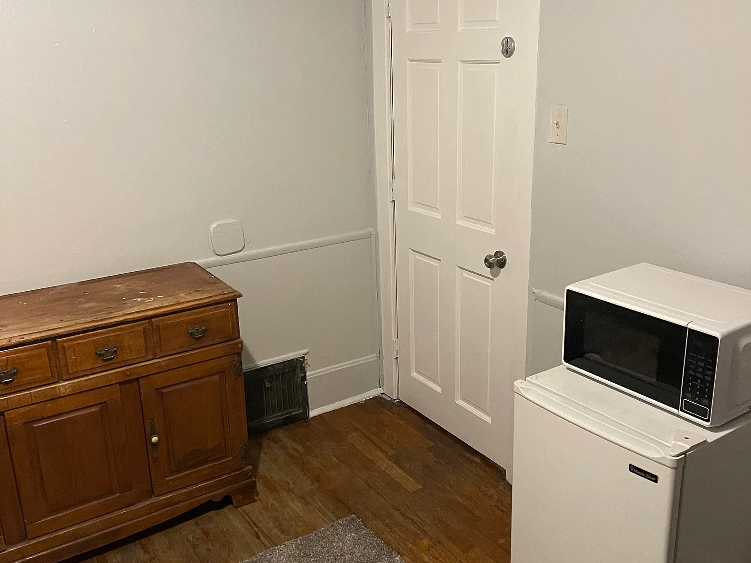Studio, 100 sqft, $477 — Photo 3