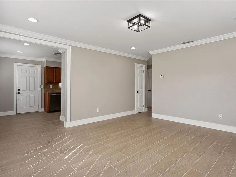 3819 W Gray St — Photo 4