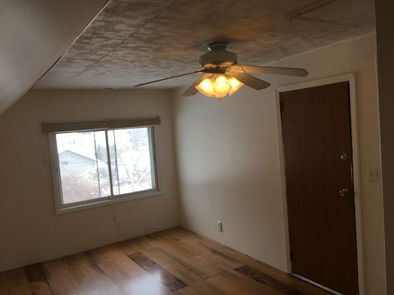 5th image of 626 S 1st St