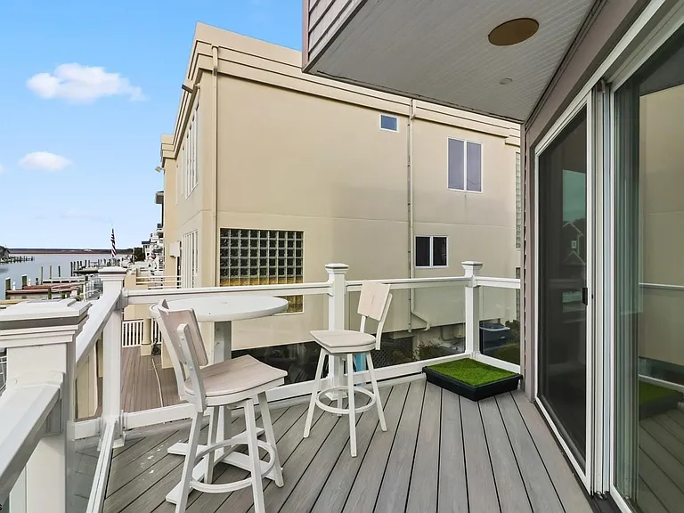 302 N Nassau Ave — Photo 21