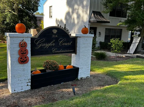 314 Gayfer Ct APT 17, Fairhope, AL 36532