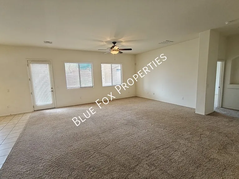 324 N Oak Tree Canyon Loop — Photo 18