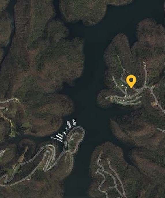 2nd image of 320 Seaton Dr