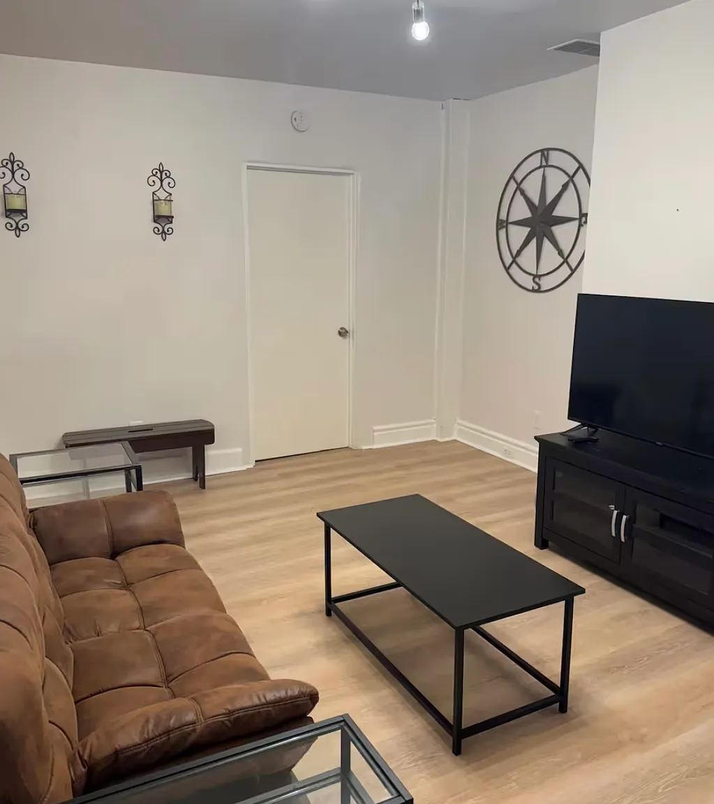 1 bed, 1017 sqft, $1,300 — Photo 3