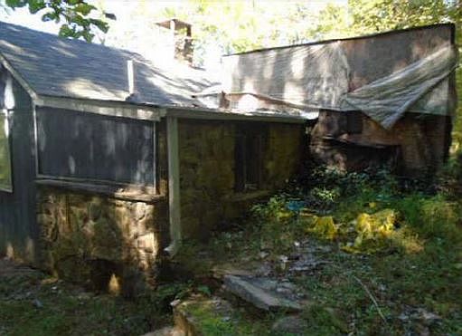2nd image of 196 Strawberry Ln