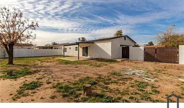 5901 W Granada Rd — Photo 2