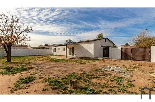 Building Photo - 5901 W Granada Rd