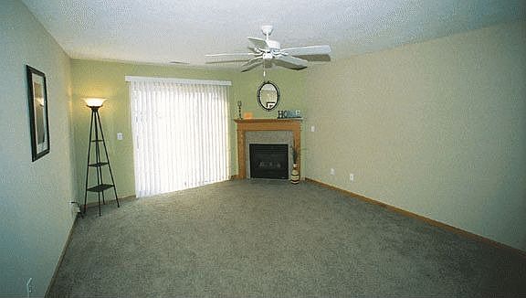 3rd image of 926 Buckingham Dr