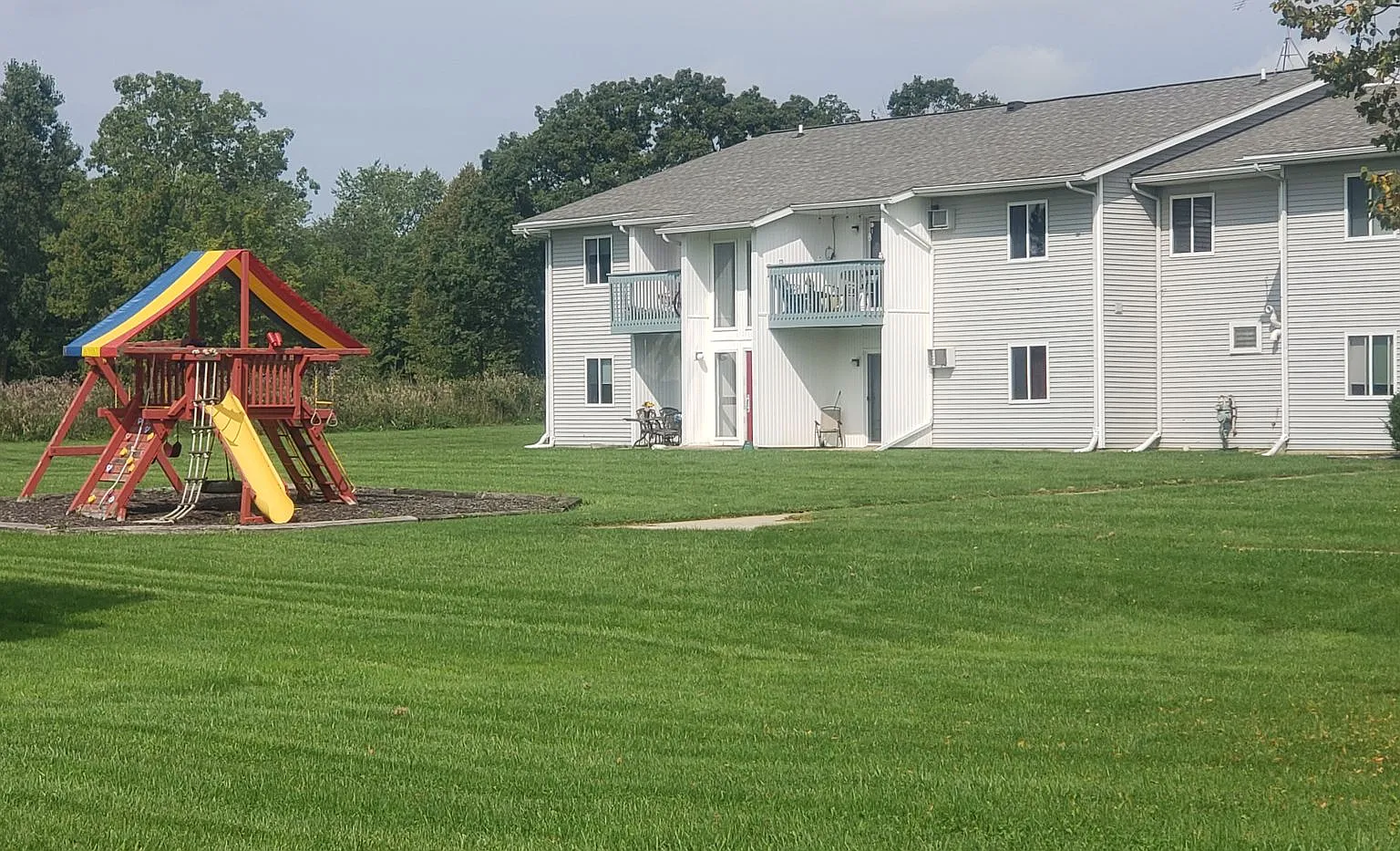 Glen Crest Apartments — Photo 2