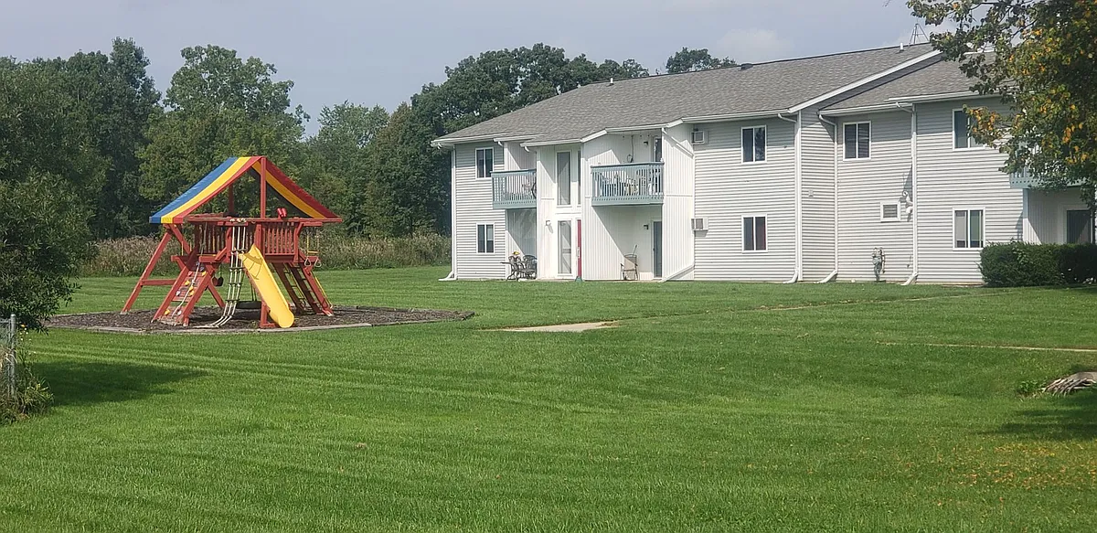 Building Photo - Glen Crest Apartments