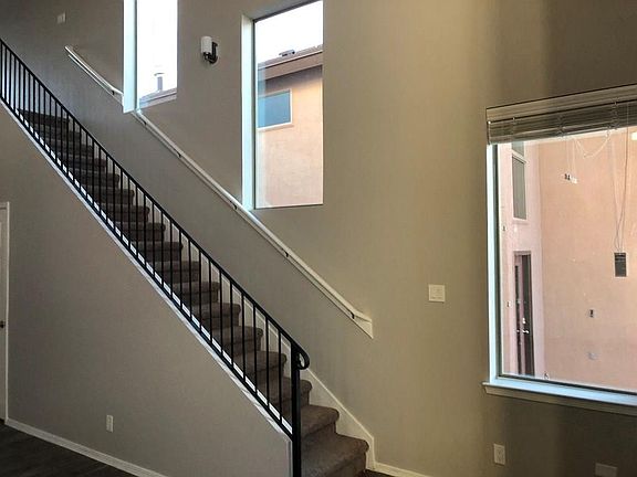 4th image of 308 S Halstead Dr