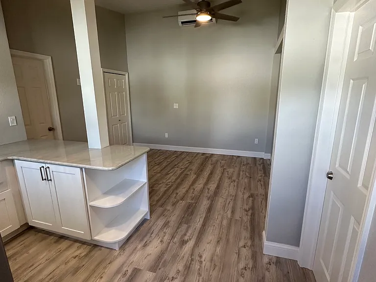 2210 S Euclid Cir #B — Photo 19