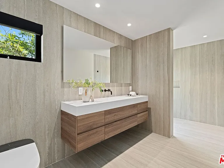 2501 Banyan Dr — Photo 26
