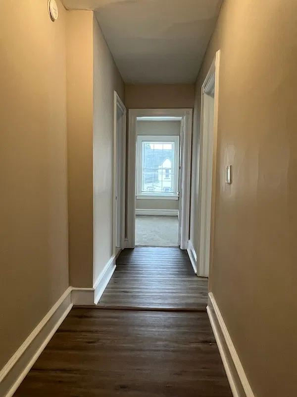2 bed, 1.0 bath, 1300 sqft, $1,895 — Photo 2
