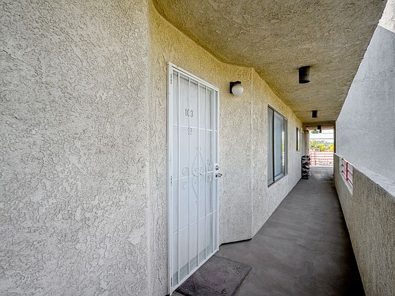 2nd image of 1901 Gardena Ave #103