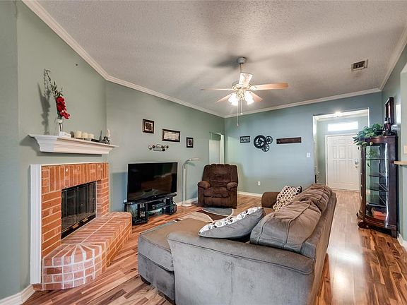 5th image of 2540 Park Valley Dr