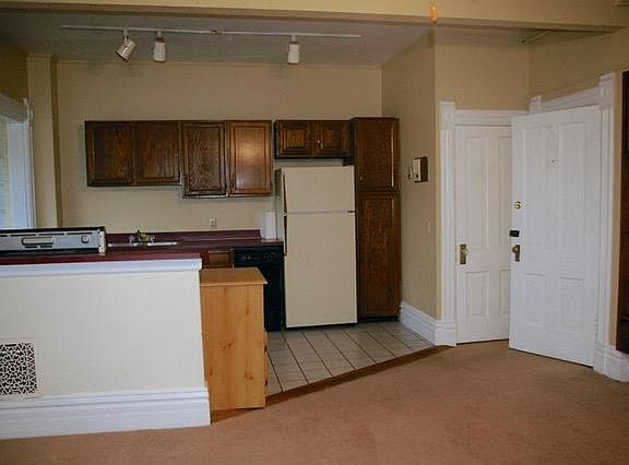 2nd image of 1654 Humboldt St #3