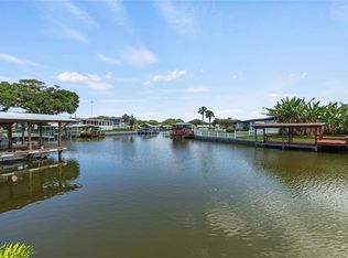 30045 Wausaukee Dr, Tavares, FL 32778