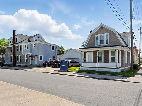 3rd image of 615 Fry St