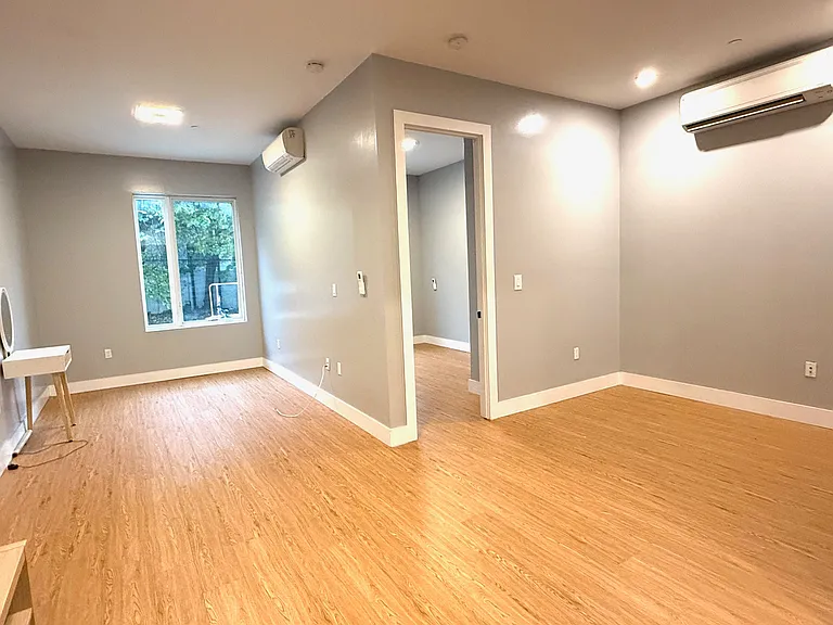 156 Erasmus St #1B — Photo 3