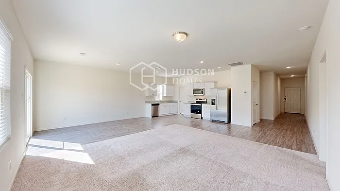 744 Devonshire Dr — Photo 7