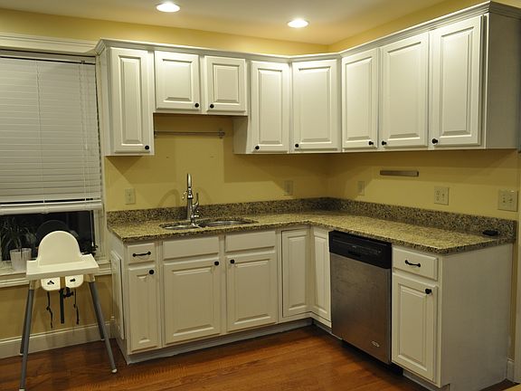 2nd image of 3708 Carlton St