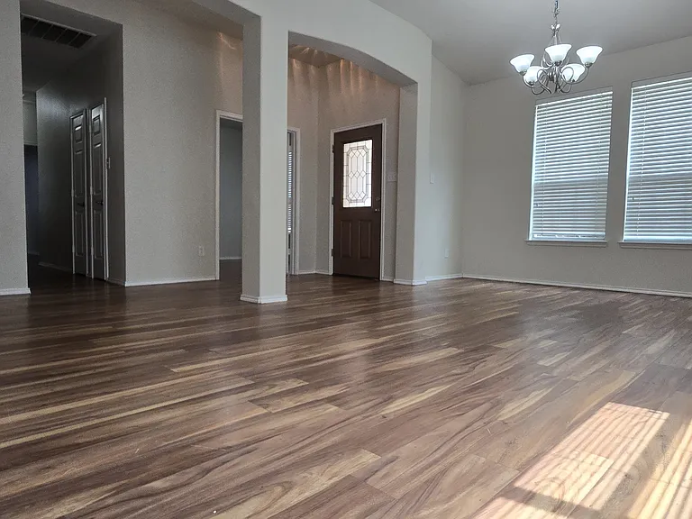 3432 Fashion St — Photo 2