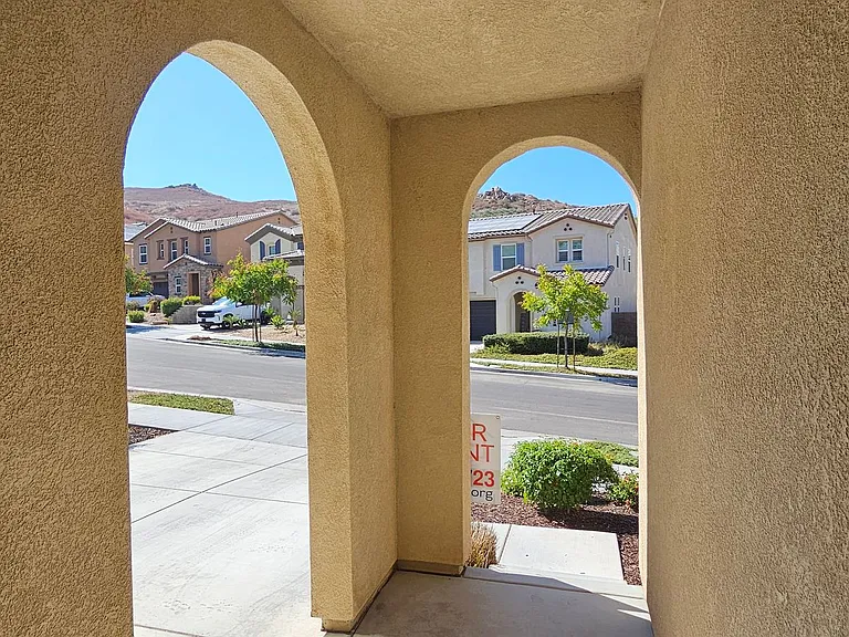 24535 Acadia Dr — Photo 21