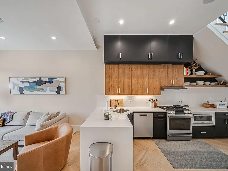 1462 Chapin St NW #8 — Photo 3
