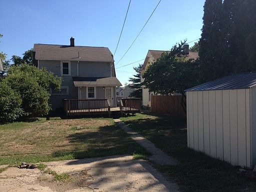 3rd image of 256 Everett Ave