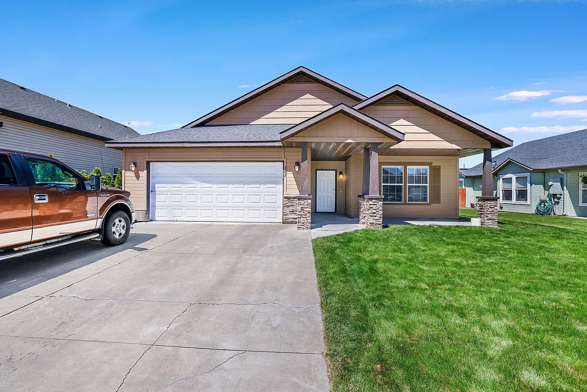 Building Photo - 307 Meadowview Ln