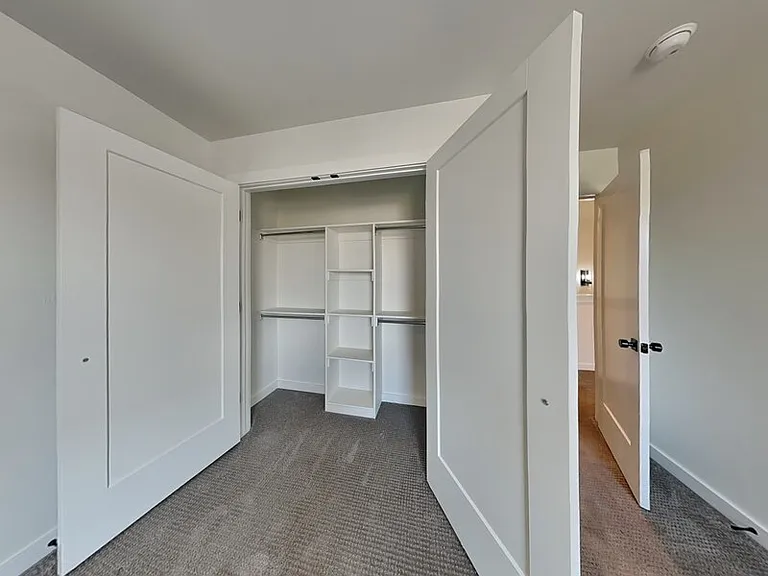 217 N Wright St — Photo 12