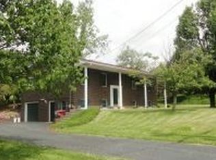 107 Tangency Dr, Johnson City, TN 37615