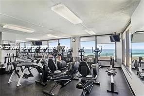 Oceanside Plaza Condo — Photo 4