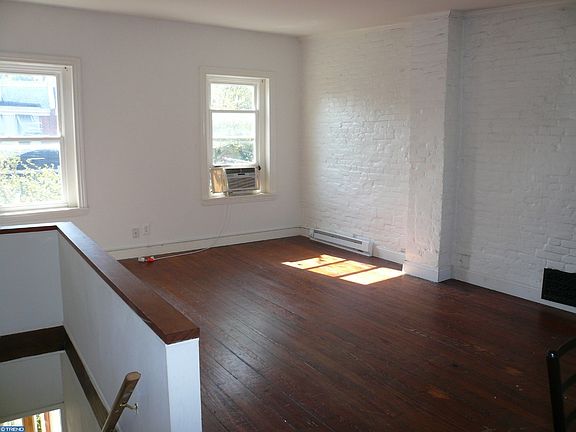 2nd image of 1319 N West St