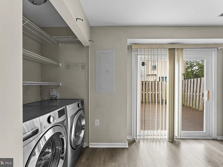 7302 Rokeby Dr — Photo 17