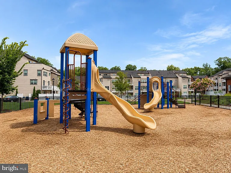 3927 Fair Ridge Dr #303 — Photo 33