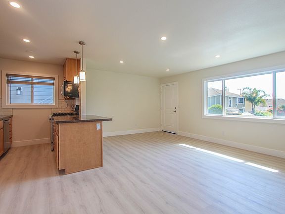 3rd image of 25021 La Cresta Dr APT A