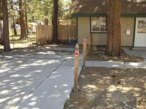 4th image of 647 Holmes Ln