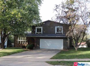 832 Arlene Ave, Papillion, NE 68046